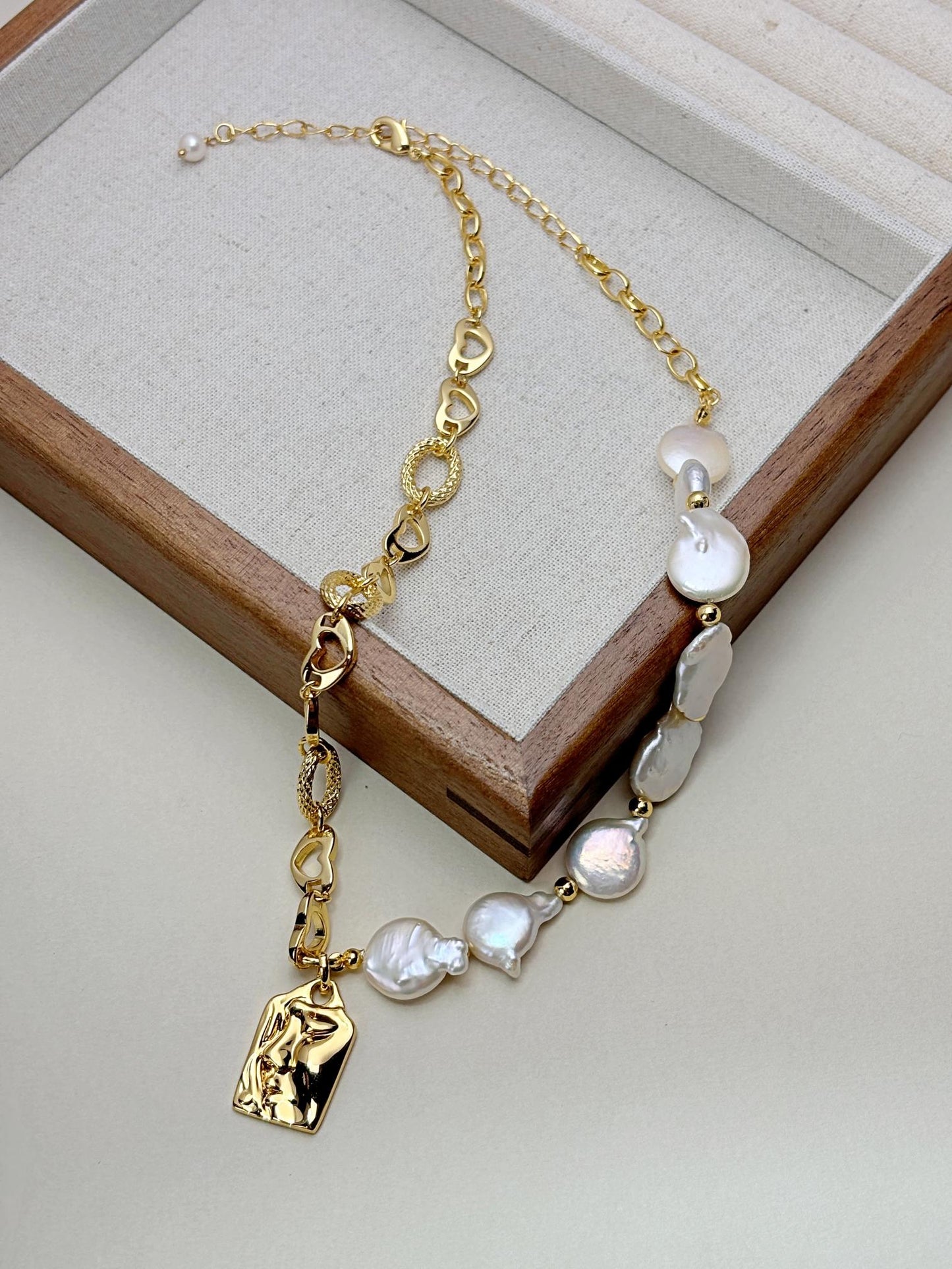 Natural baroque pearl pendant with 18kgold plated necklaces