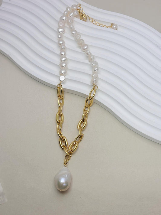 Natural Freshwater Pearls with baroque pearl pendant necklaces