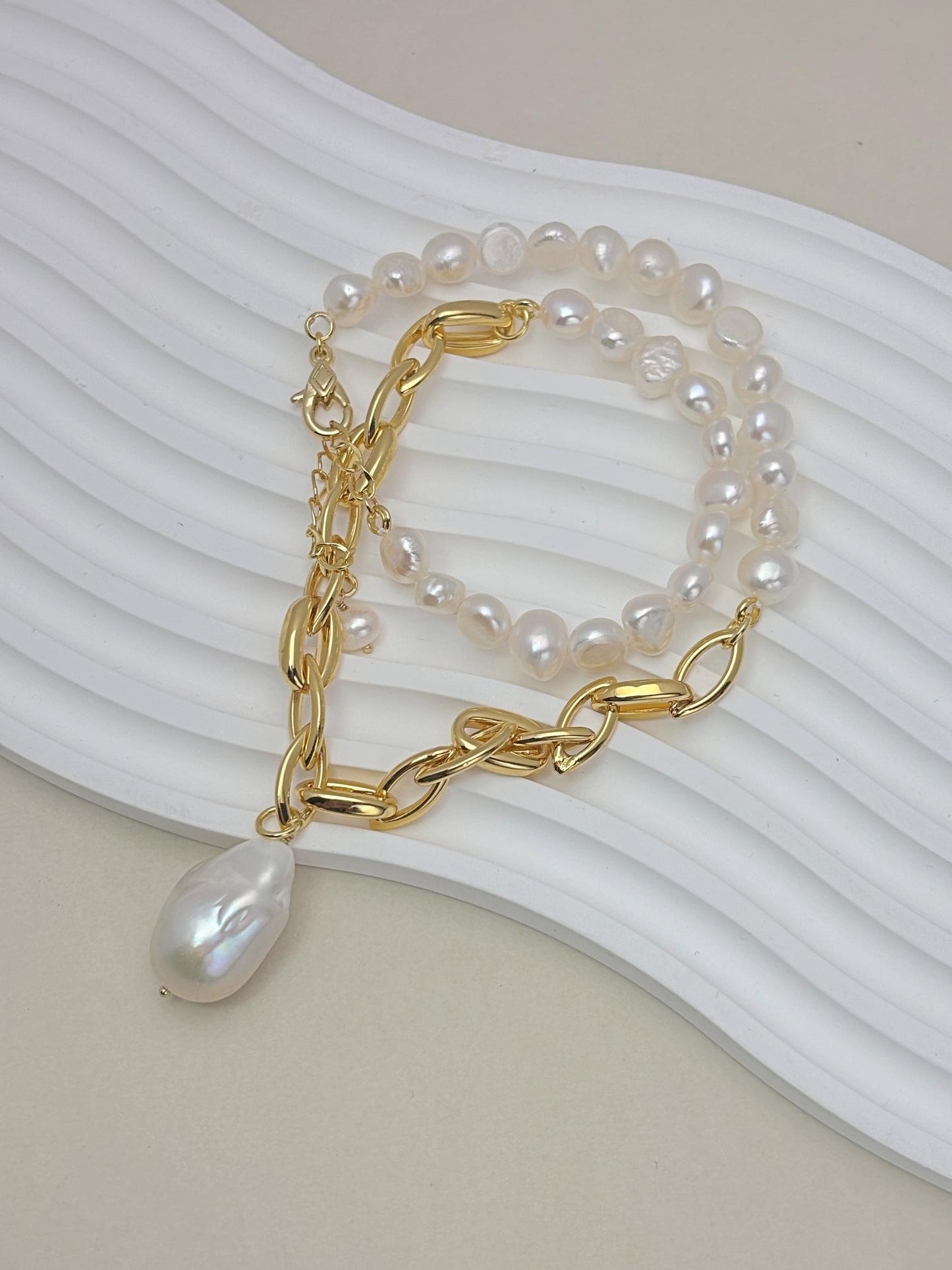 Natural Freshwater Pearls with baroque pearl pendant necklaces