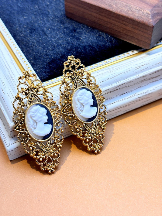 Vintage queen earrings