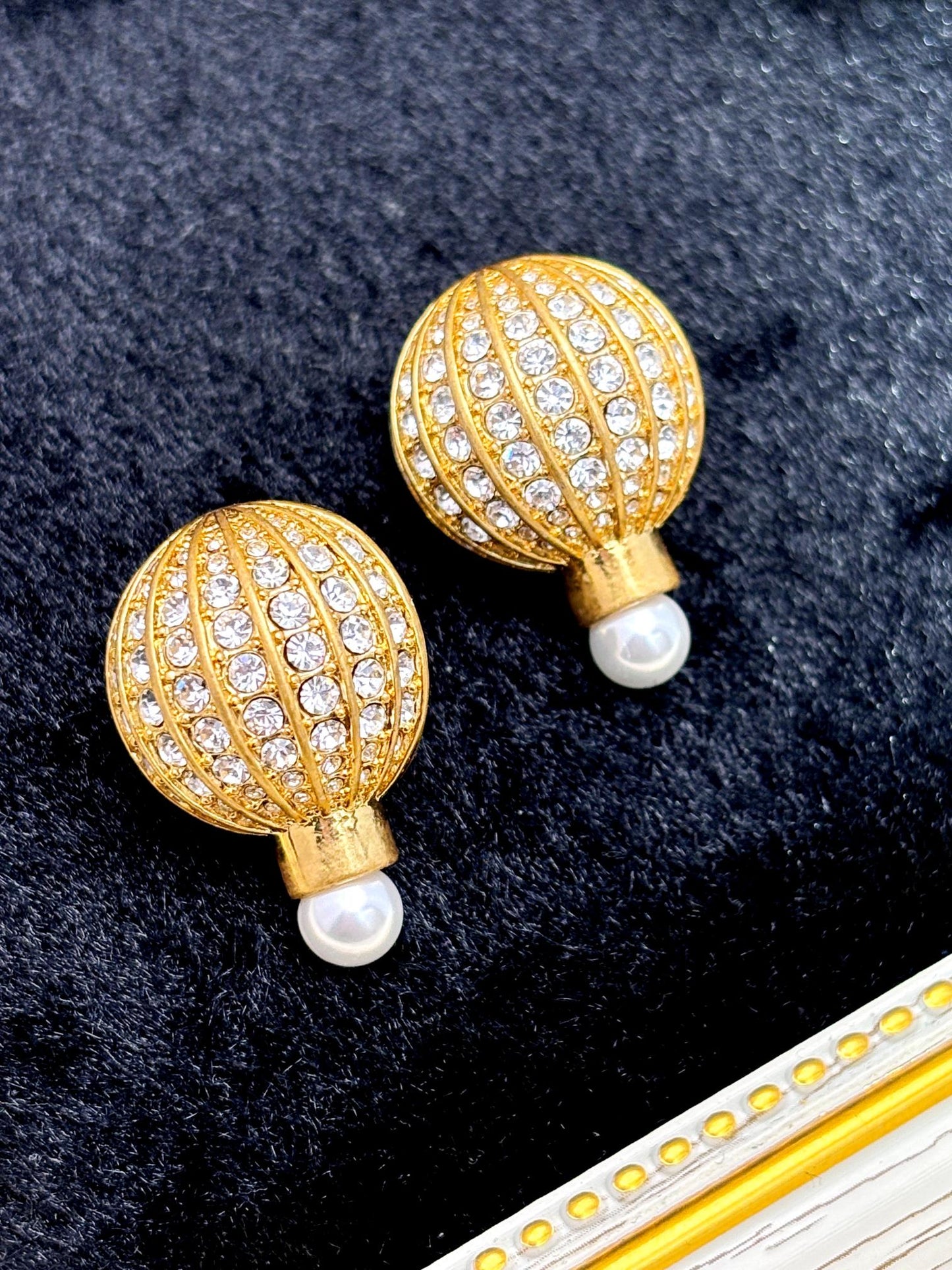 Vintage balloon earrings