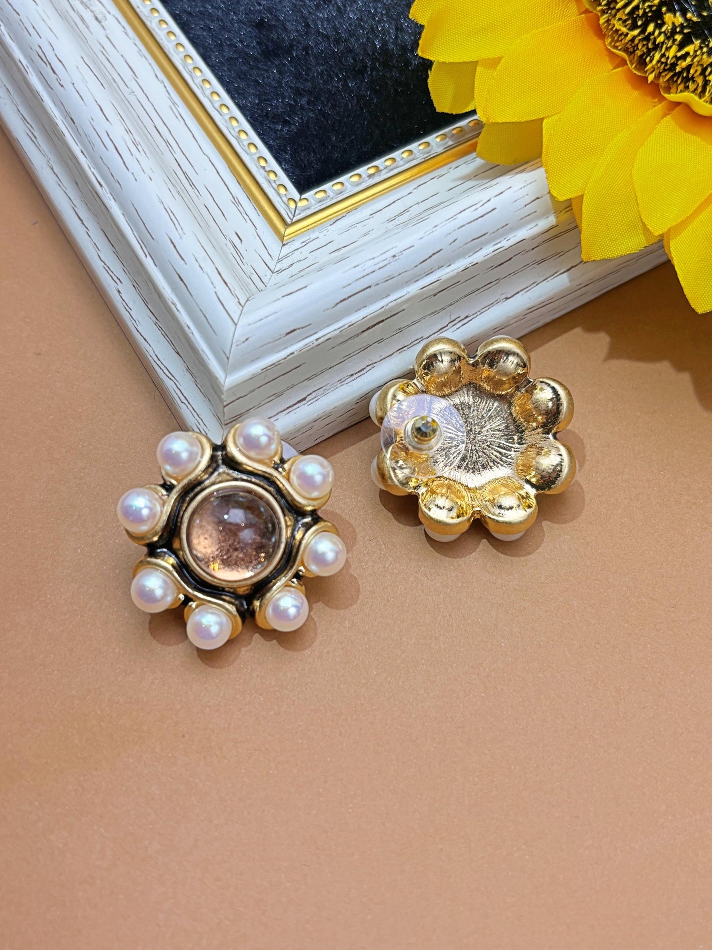 Vintage Daisy Earrings