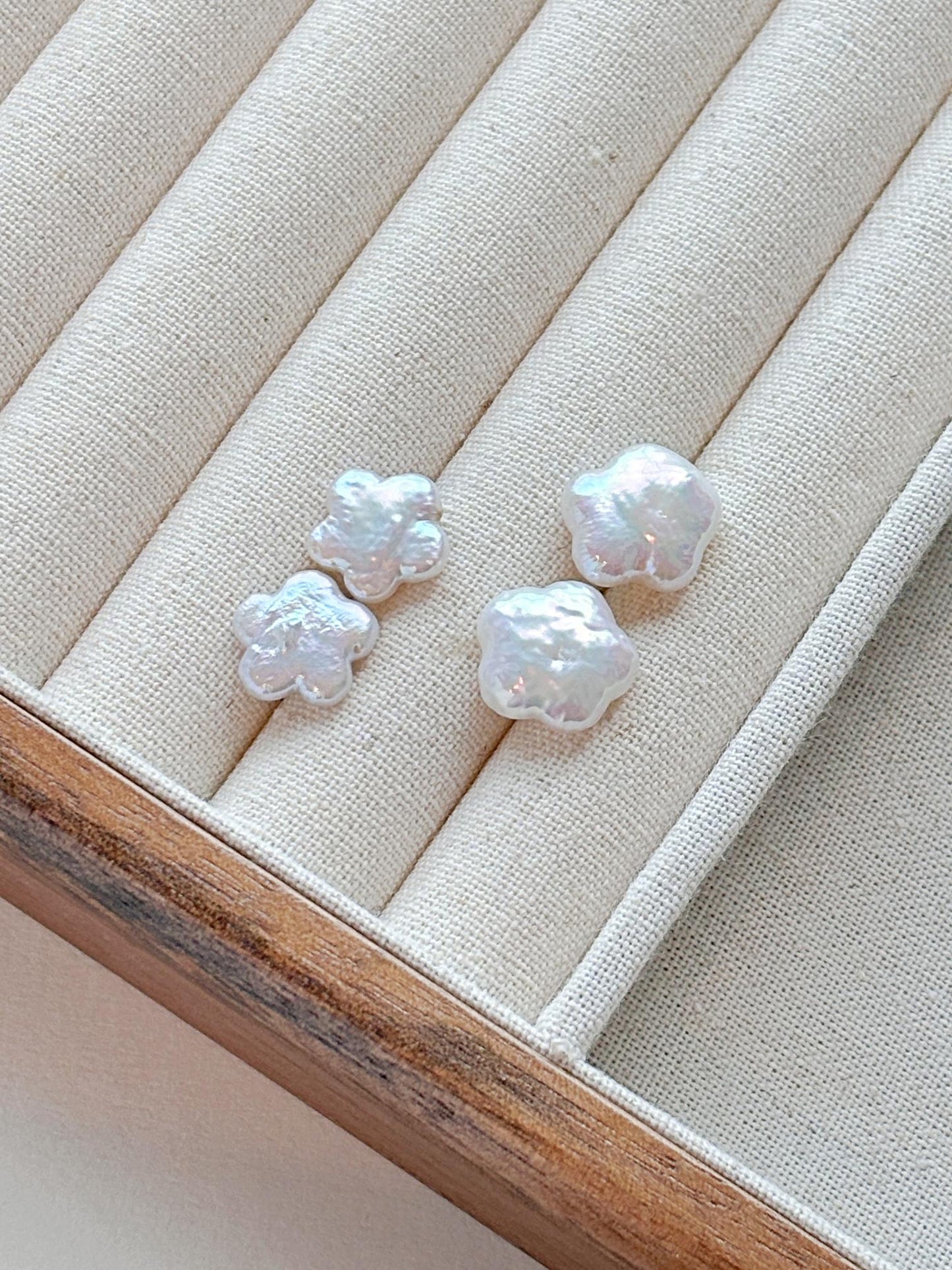 Natural baroque flower pearls stud