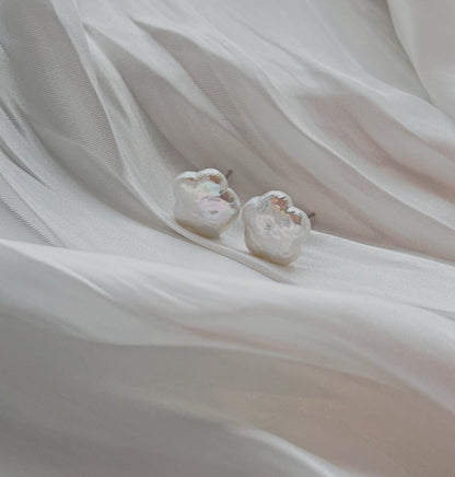 Natural baroque flower pearls stud