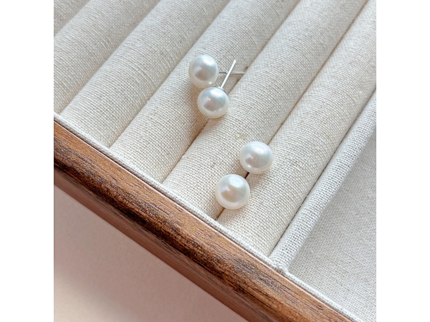 Handcrafted cute bread pearls stud with 925silver accessorie