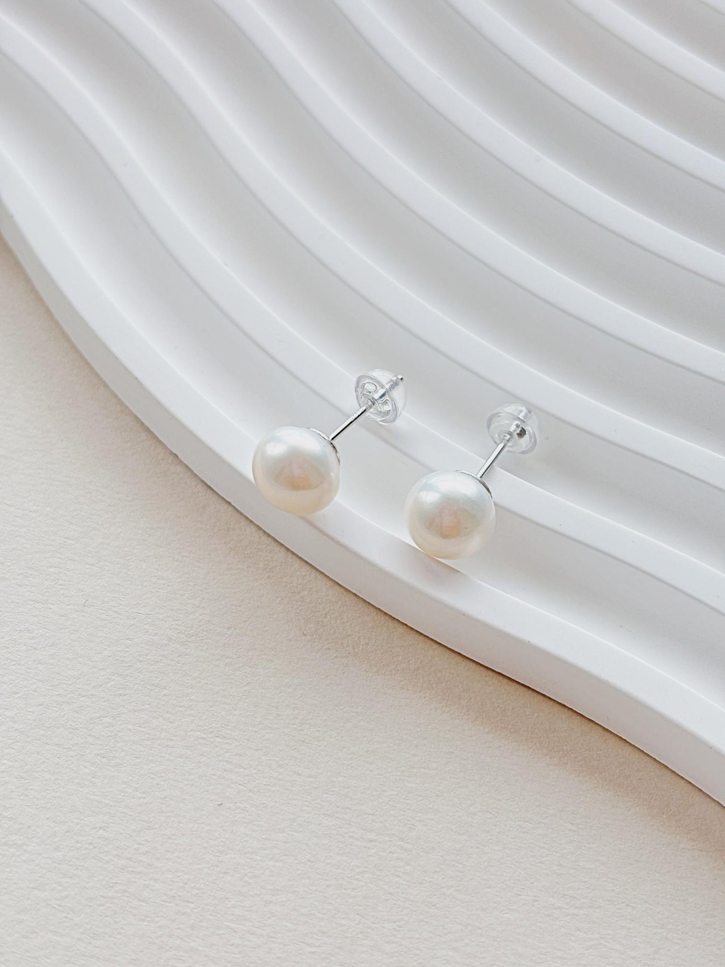 Handcrafted cute bread pearls stud with 925silver accessorie