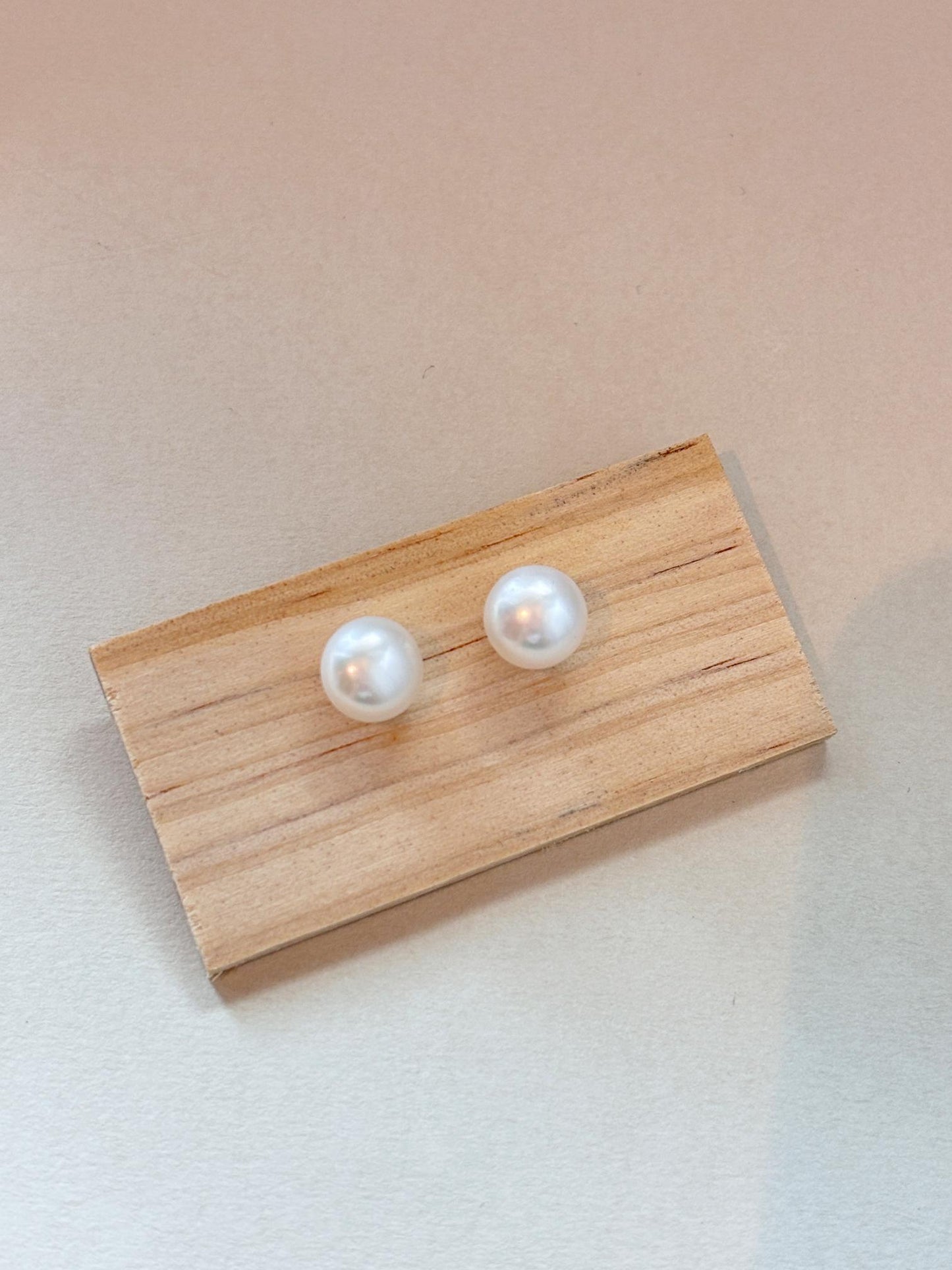 Handcrafted cute bread pearls stud with 925silver accessorie