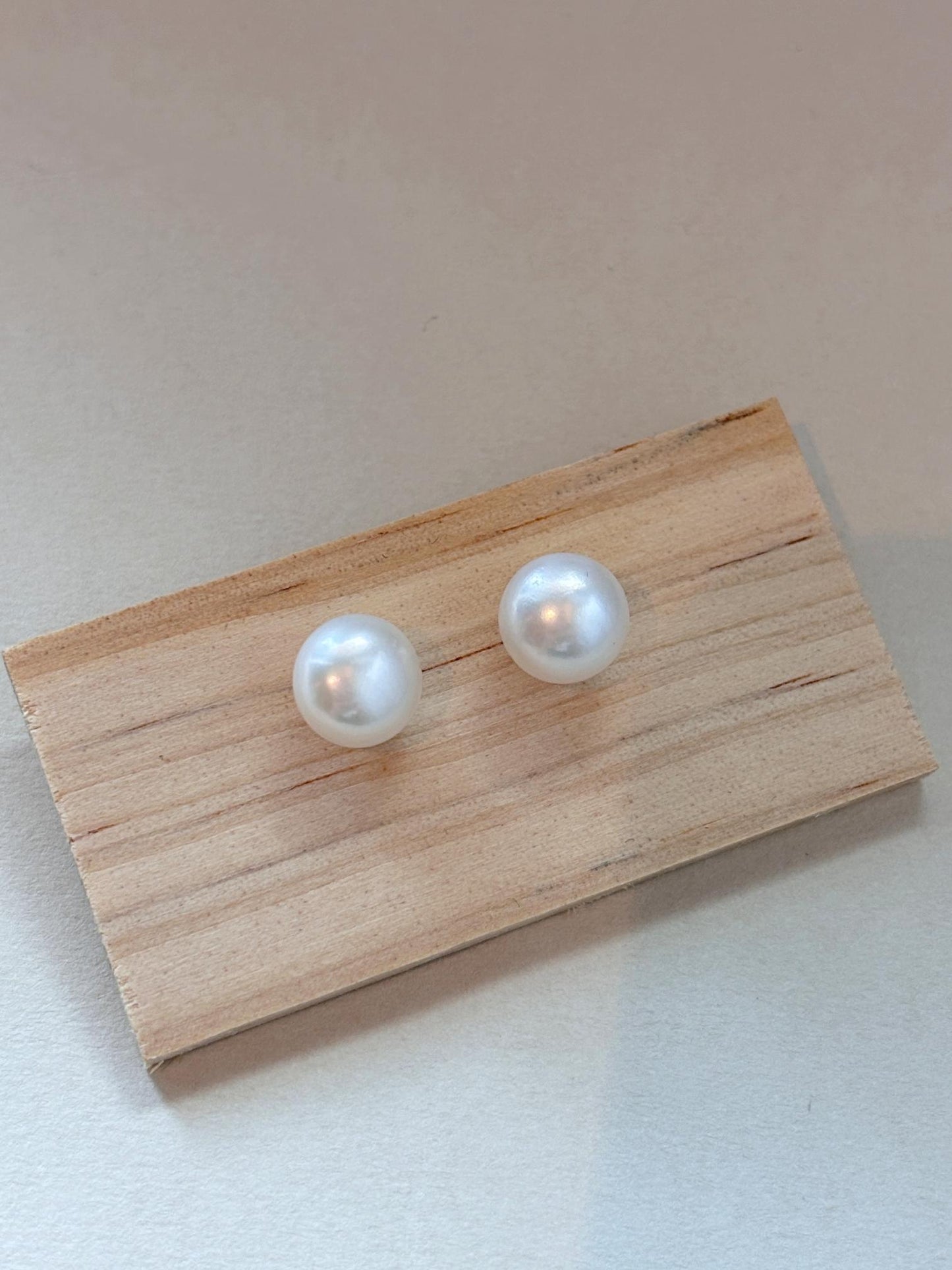 Handcrafted cute bread pearls stud with 925silver accessorie