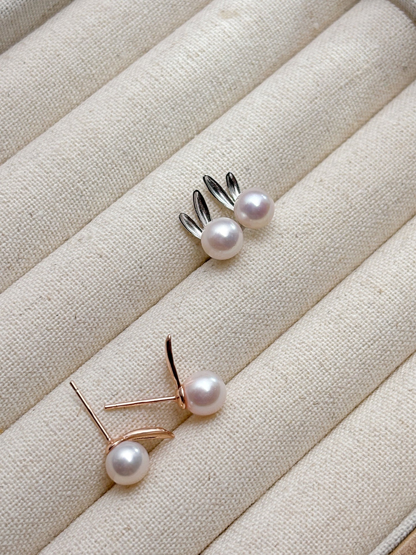 Handcrafted cute rabbit pearls stud with 925silver accessorie