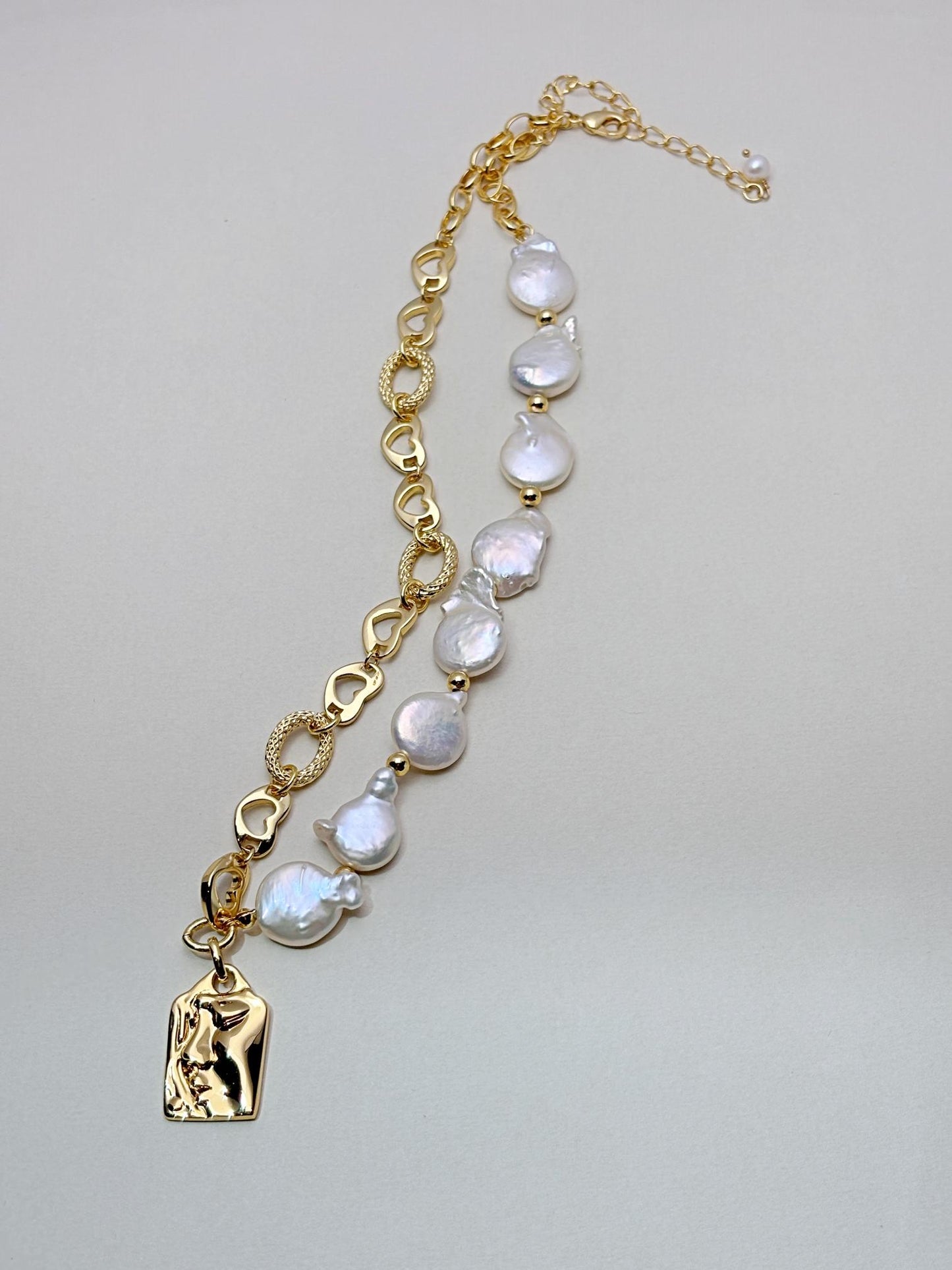 Natural baroque pearl pendant with 18kgold plated necklaces