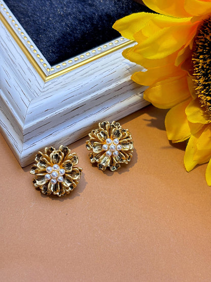 Vintage flower earrings