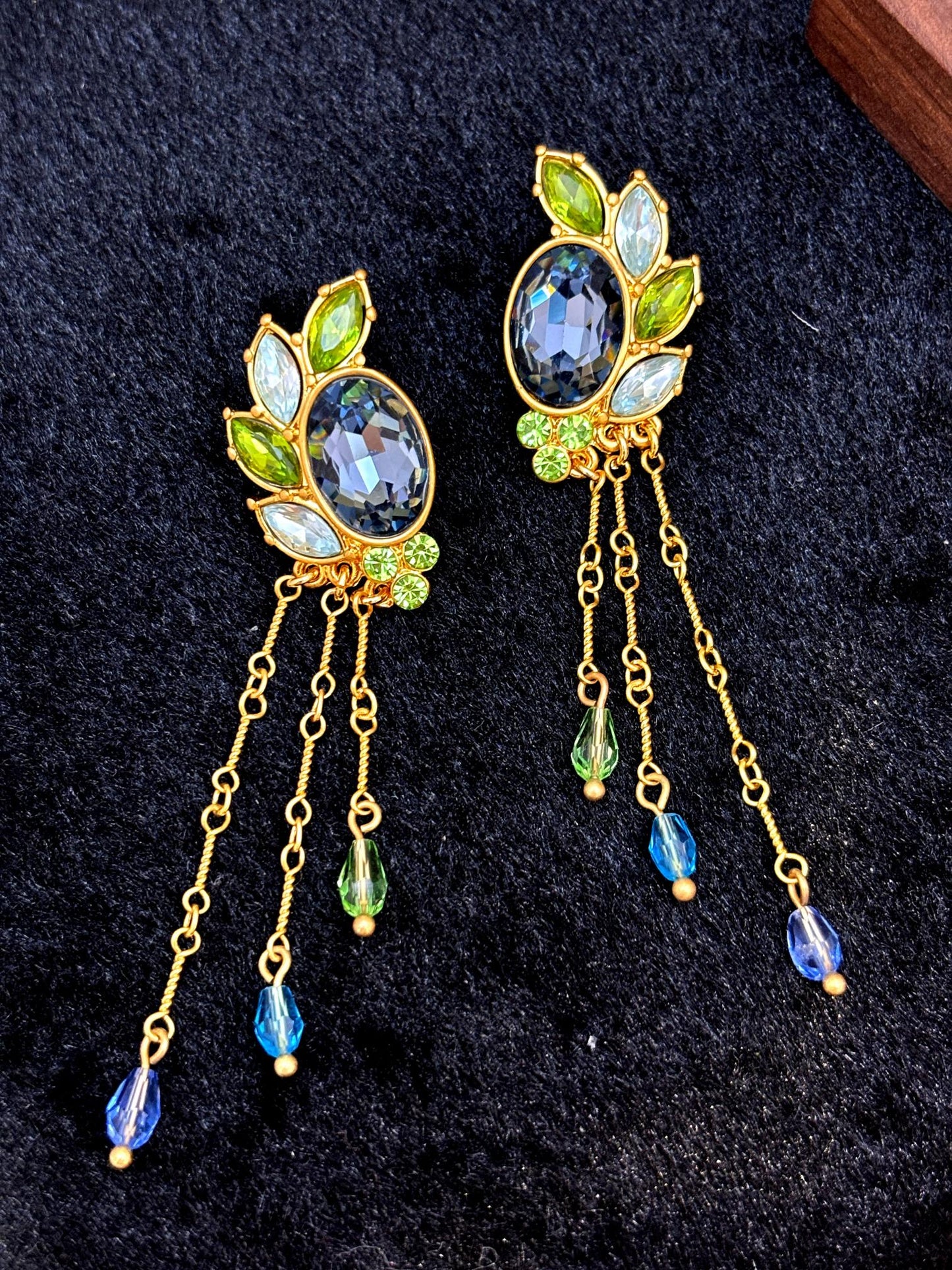 Vintage Eyes Earrings