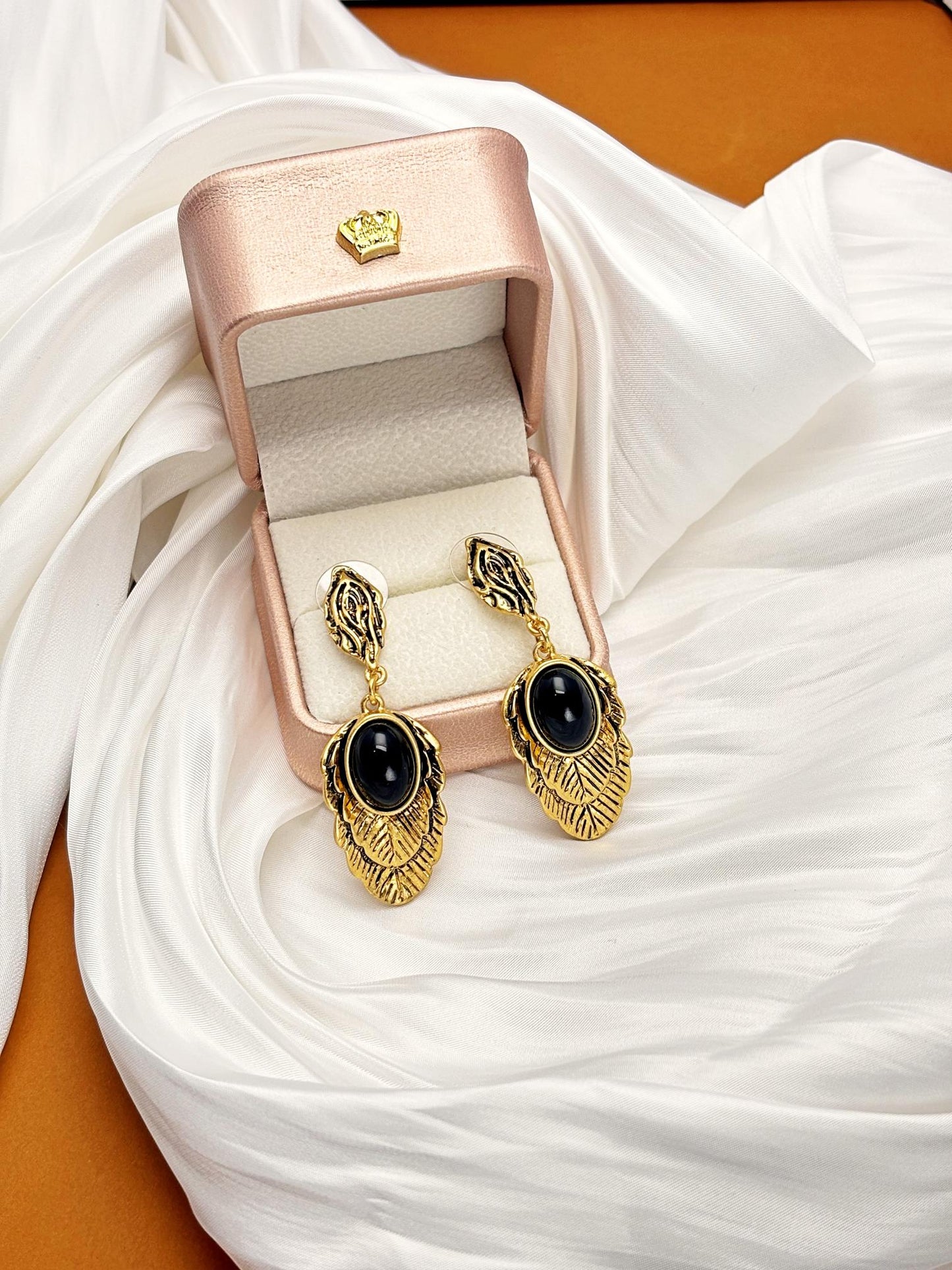 Vintage Black Eyes Earrings